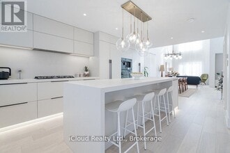 Building Photo - 5389 Kindos St