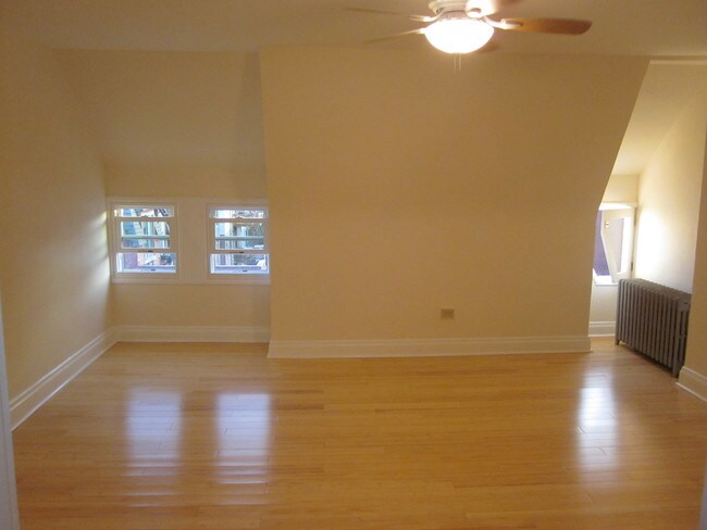 Building Photo - 106 E Preston St