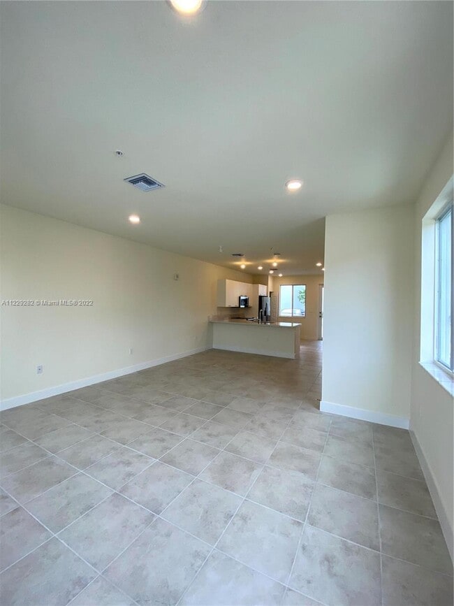 Building Photo - 6425 NW 103rd Plz