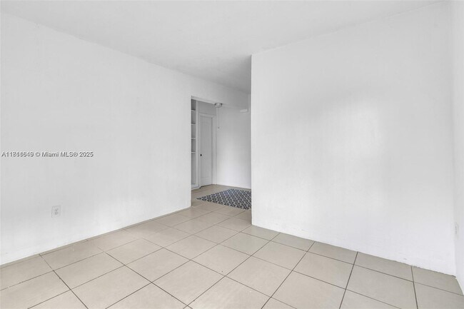 Foto del edificio - 601 NW 90th St
