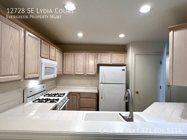 Building Photo - 12728 SE Lydia Ct