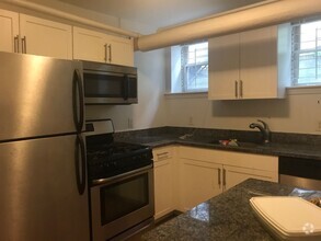 Building Photo - 18 Camelot Ct