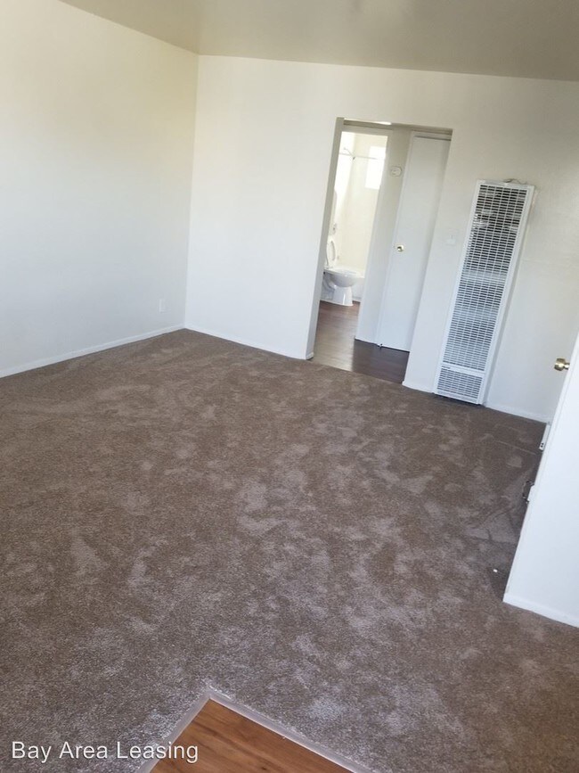 Building Photo - 1 br, 1 bath Apartment - 1935 10th Avenue