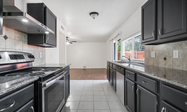 Building Photo - Plano 3-2-2 with 2 Living 2 Dining