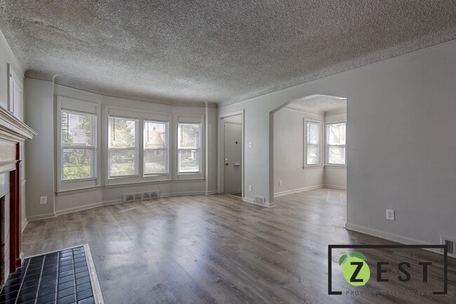 Building Photo - OPEN HOUSE- 2/25! 3PM-330PM! Amazing 3 bed 1 bath Home