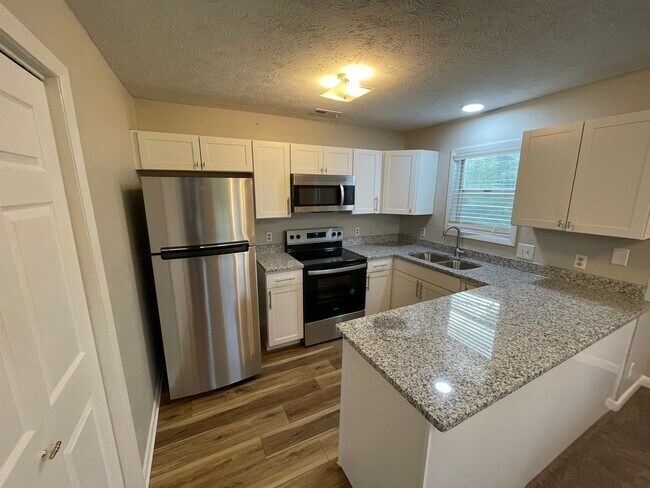 Building Photo - 6732 Willowbrook Dr