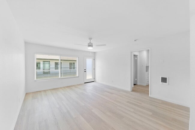 Interior Photo - Park Manor
