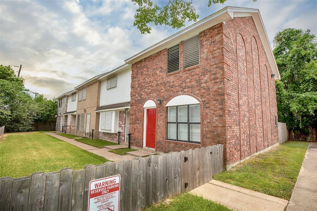 3918 McKinney Dr Unit D, La Marque, TX 77568 Condo for Rent in La