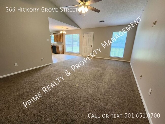 Foto del edificio - 366 Hickory Grove St