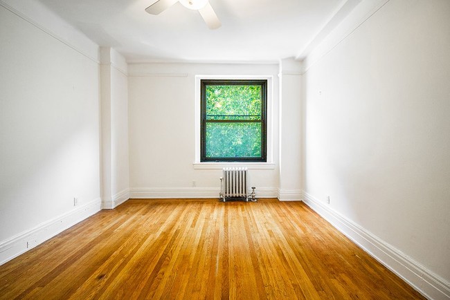 Foto del edificio - 230 W 105th St
