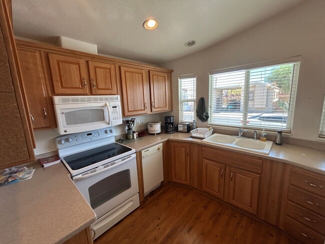 Foto del edificio - 17200 W Bell Rd