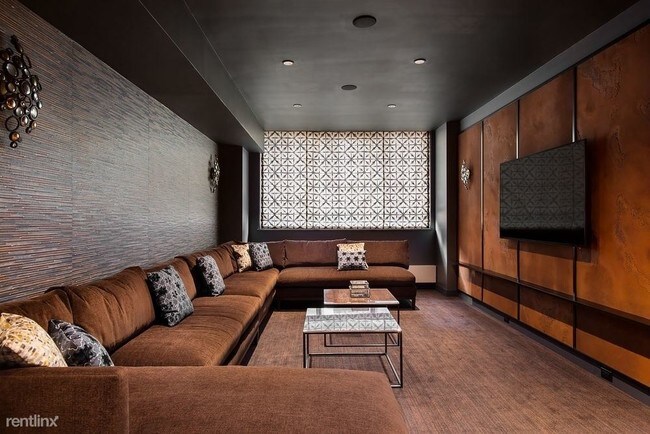 Foto del edificio - 2 br, 1 bath  - 500 W 42nd St