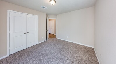 Building Photo - 3317 Rolling View Ct