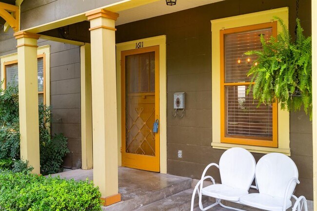 Foto del edificio - 1611 Treadwell St