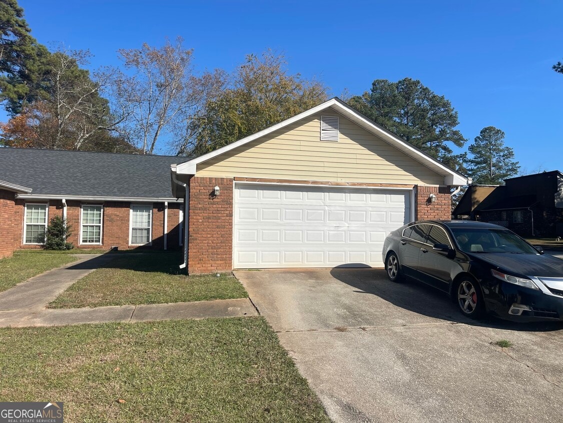 Primary Photo - 2611 Country Trace SE