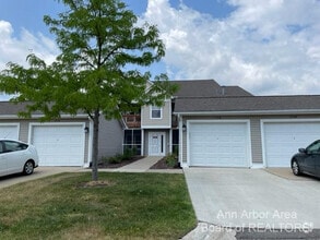 Building Photo - 1522 Oakfield Dr