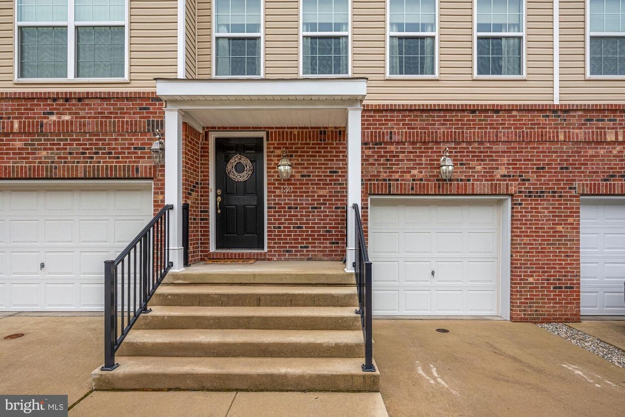 130 Creekside Wy, Burlington, NJ 08016 Townhome Rentals in Burlington