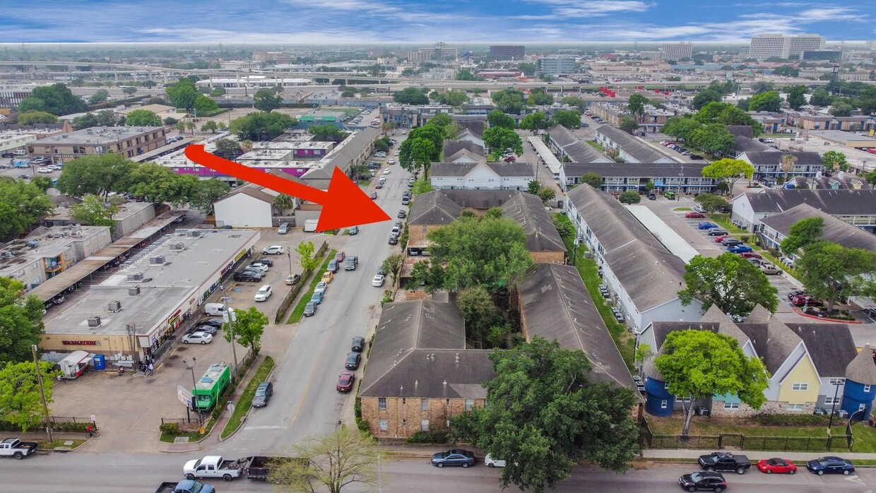 Foto del edificio - 6401 Skyline Dr