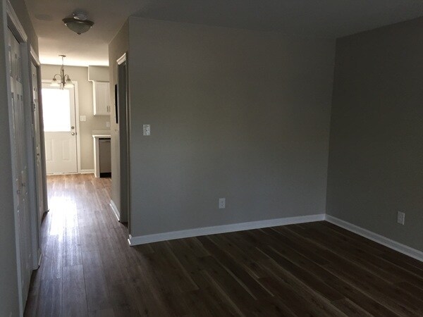 Foto del edificio - 6700 Jefferson Pl