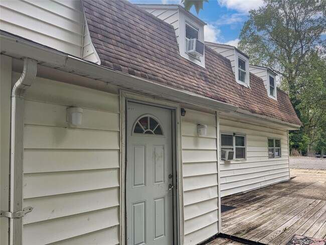 Foto del edificio - 174 Mills Pond Rd