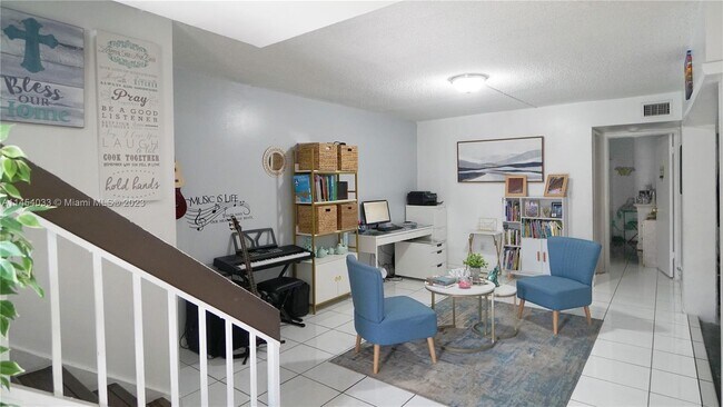 Foto del edificio - 9734 NW 4th Ln