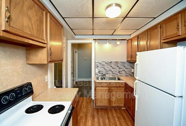 Building Photo - 389-391 Orchard Ave NE