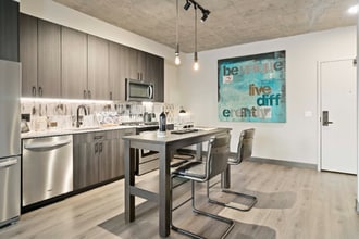 Building Photo - 159 N Ada St