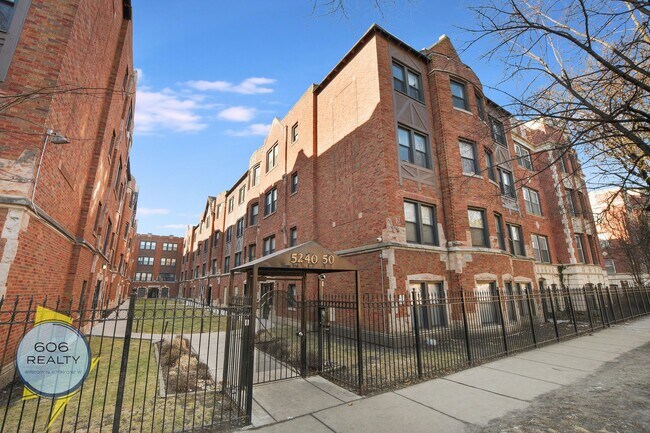 Foto del edificio - 5246 S Drexel Ave