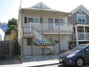 Building Photo - 230 Buckley St