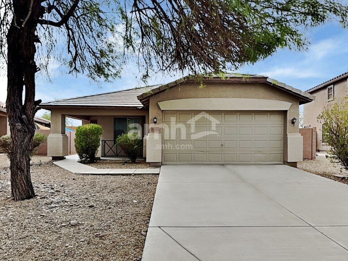 Foto principal - 11337 W Lincoln St