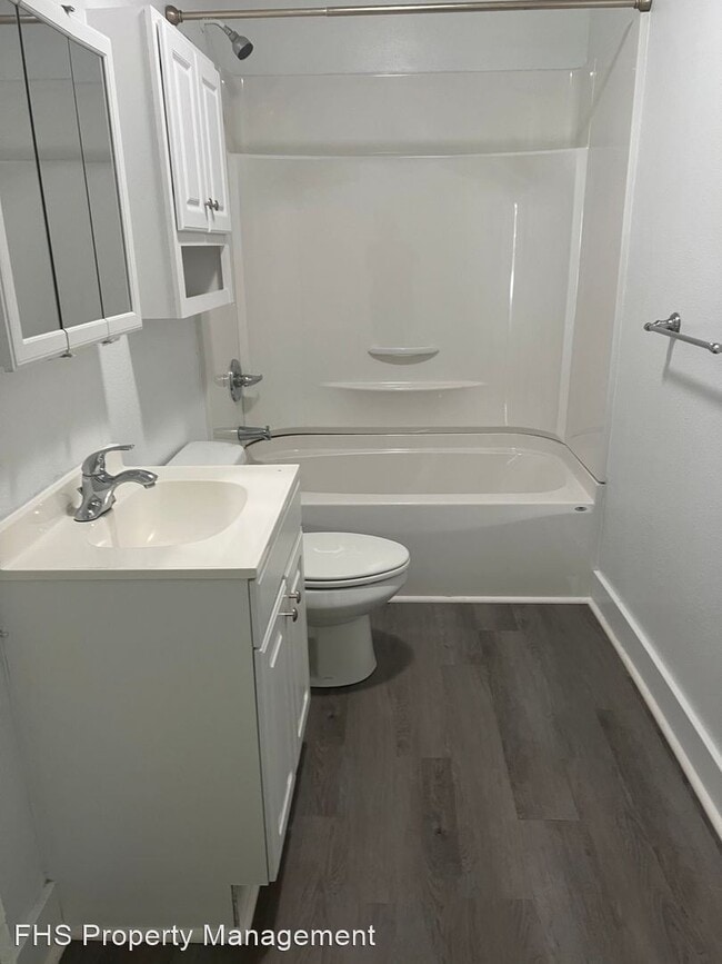 Building Photo - 2 br, 1 bath House - 1876 N BroadwayAve