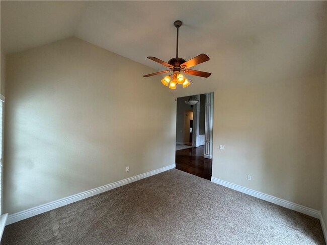 Foto del edificio - 407 Lyndal Ln