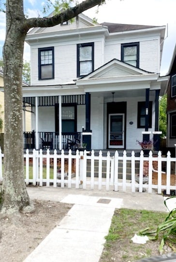Building Photo - 813 E Park Ave