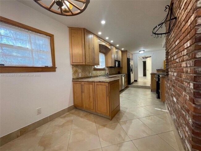 Foto del edificio - 258 SW 1st Ct