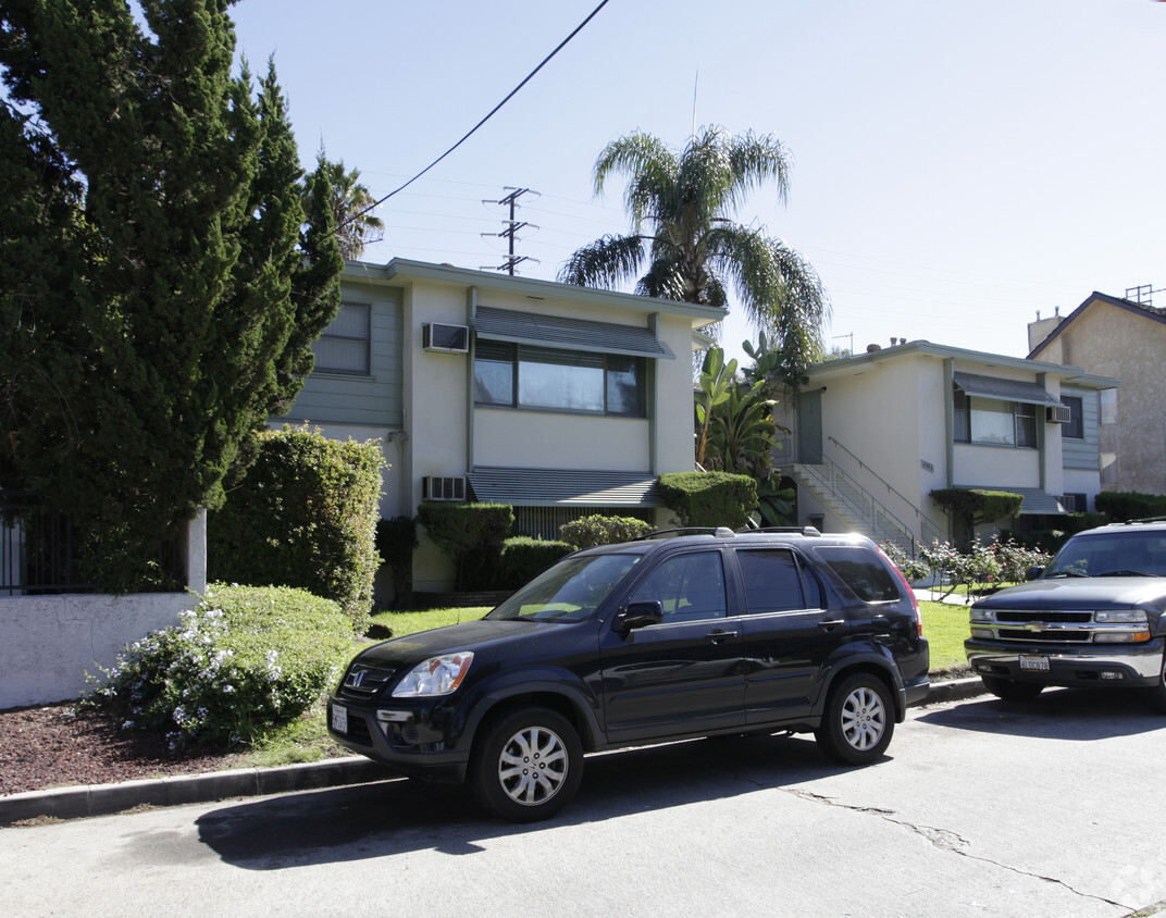 Building Photo - 4460 Ensign Ave