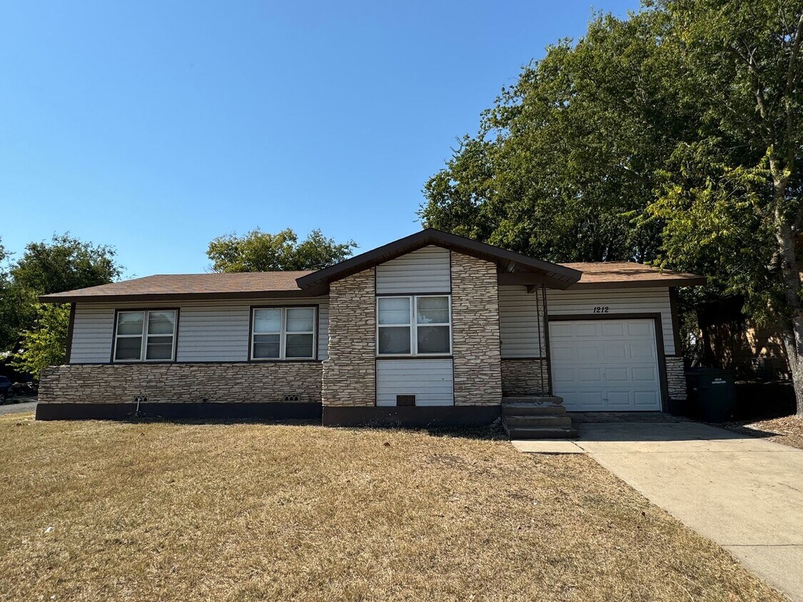Primary Photo - 360 Virtual Tour Available