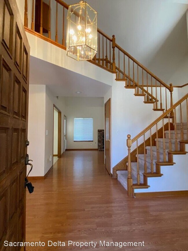 Foto del edificio - 4 br, 3 bath House - 5018 Clairmont Drive