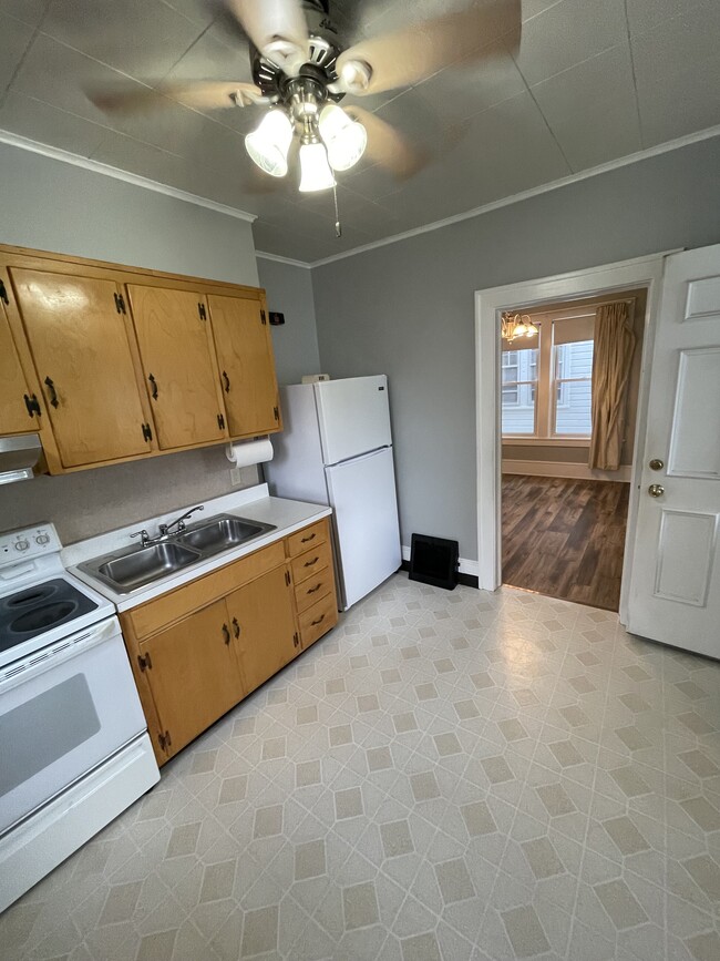 Kitchen connects to dining - 452 S 4th St