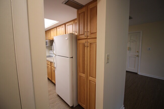 Foto del edificio - 1536 SE 27TH ST, D