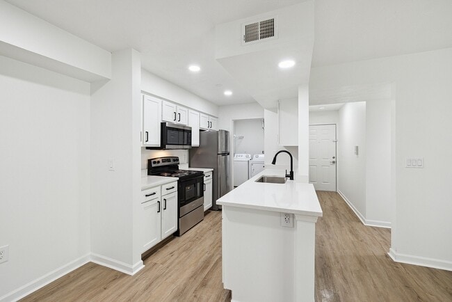 Building Photo - Kennedys Landing