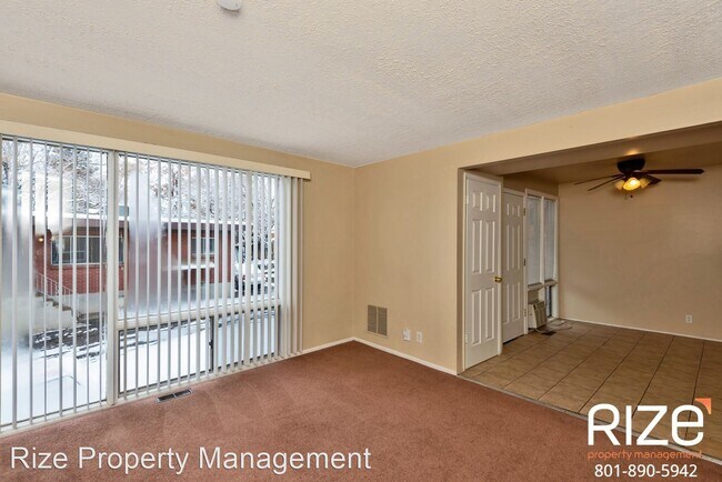 Building Photo - 353-353 1100 E