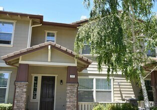 Building Photo - 2312 Joree Ln