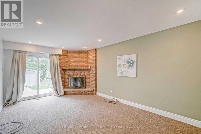 Building Photo - 58 Camberley Crescent