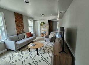 Building Photo - 50-54 N Market St