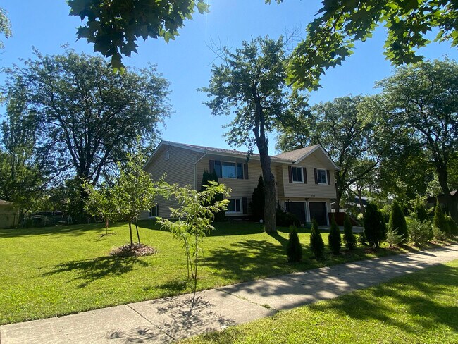 Foto del edificio - 709 S Salem Dr