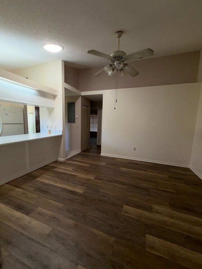 Foto del edificio - 250 Terrace Hill Blvd