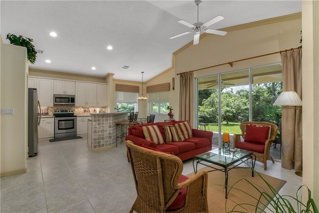 Building Photo - 2610 SE Stonebriar Way