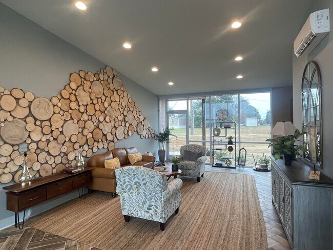 Building Photo - 2 Gibbs Dr