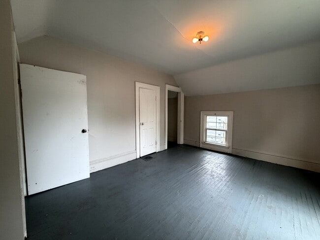Building Photo - 509 W Marion St