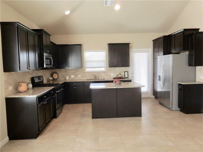 Building Photo - 609 Carly Ann Ln